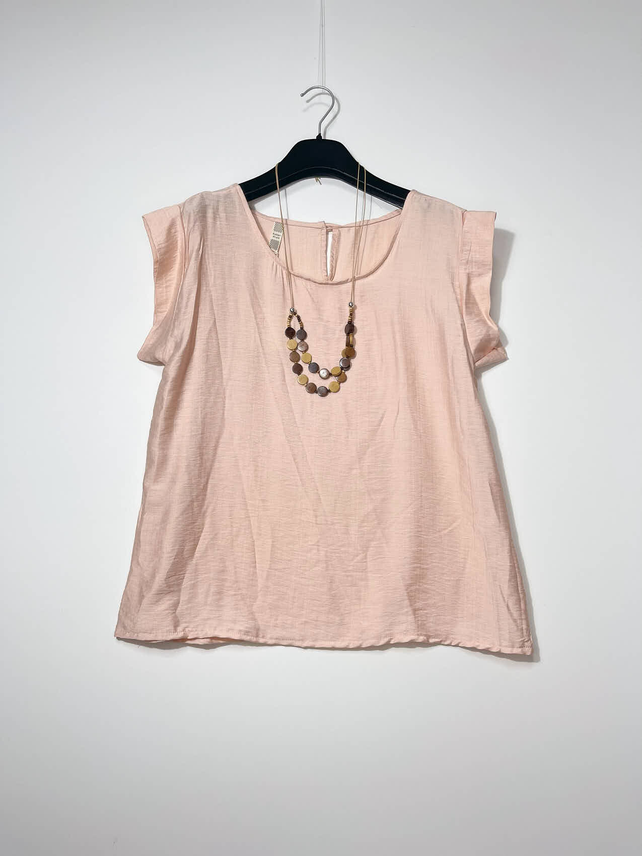 Wholesaler Elegance - Boat Neck T-shirt with Necklace