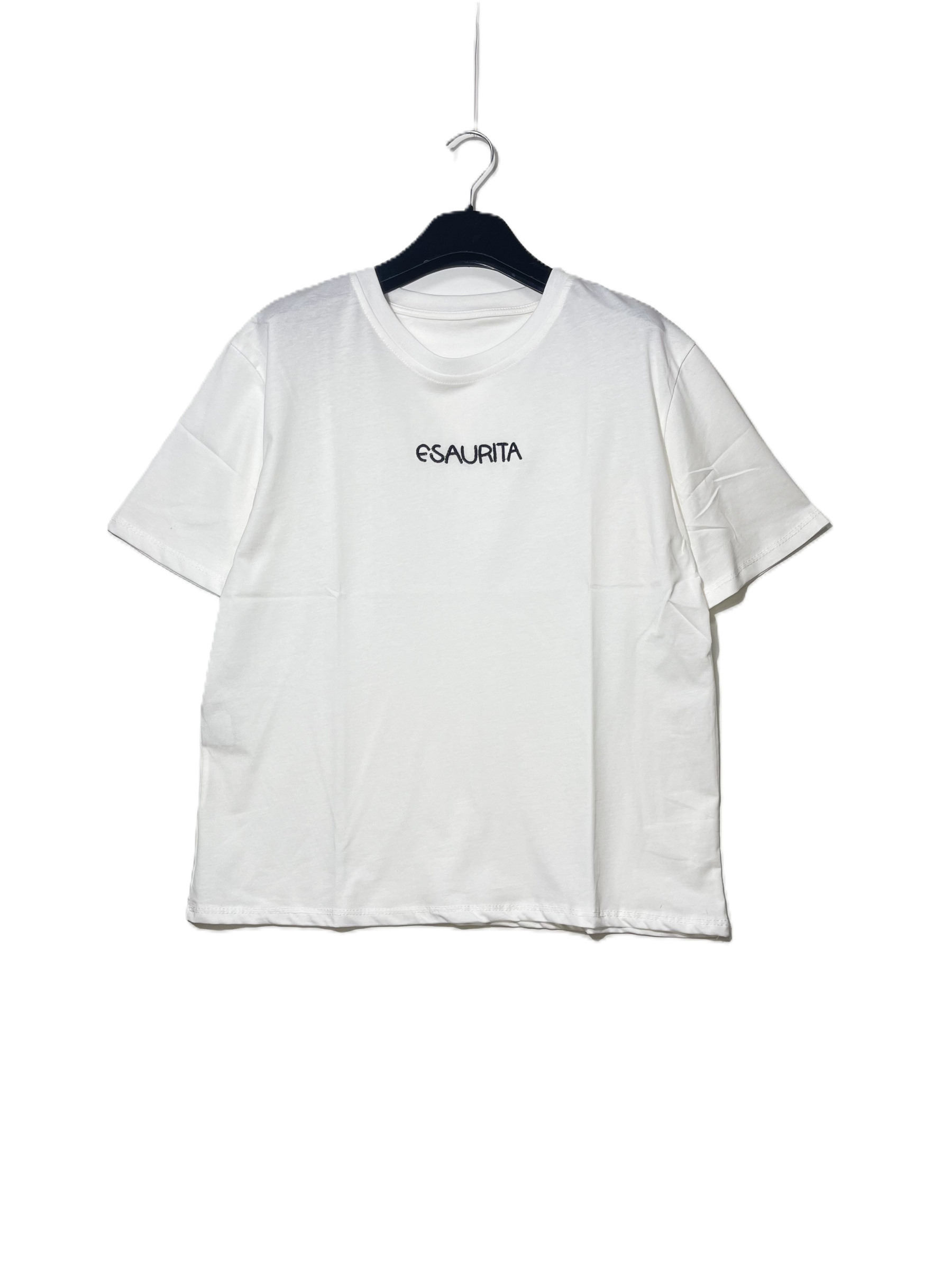 Grossista Elegance - T-shirt media in puro cotone con scritta ricamata “ESAURITA”