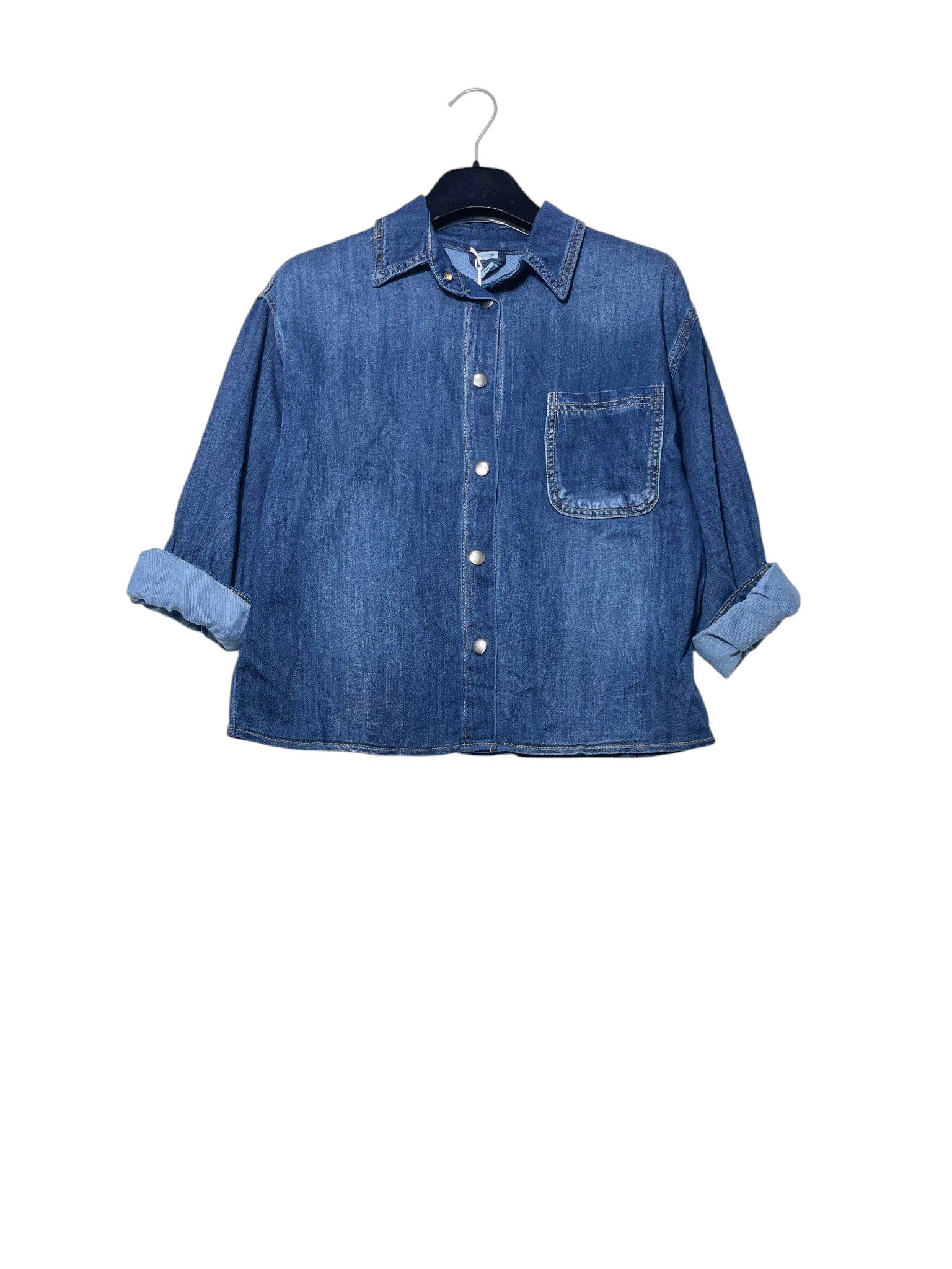 Grossiste Elegance - Chemise en jean à boutons-pression avec poche poitrine
