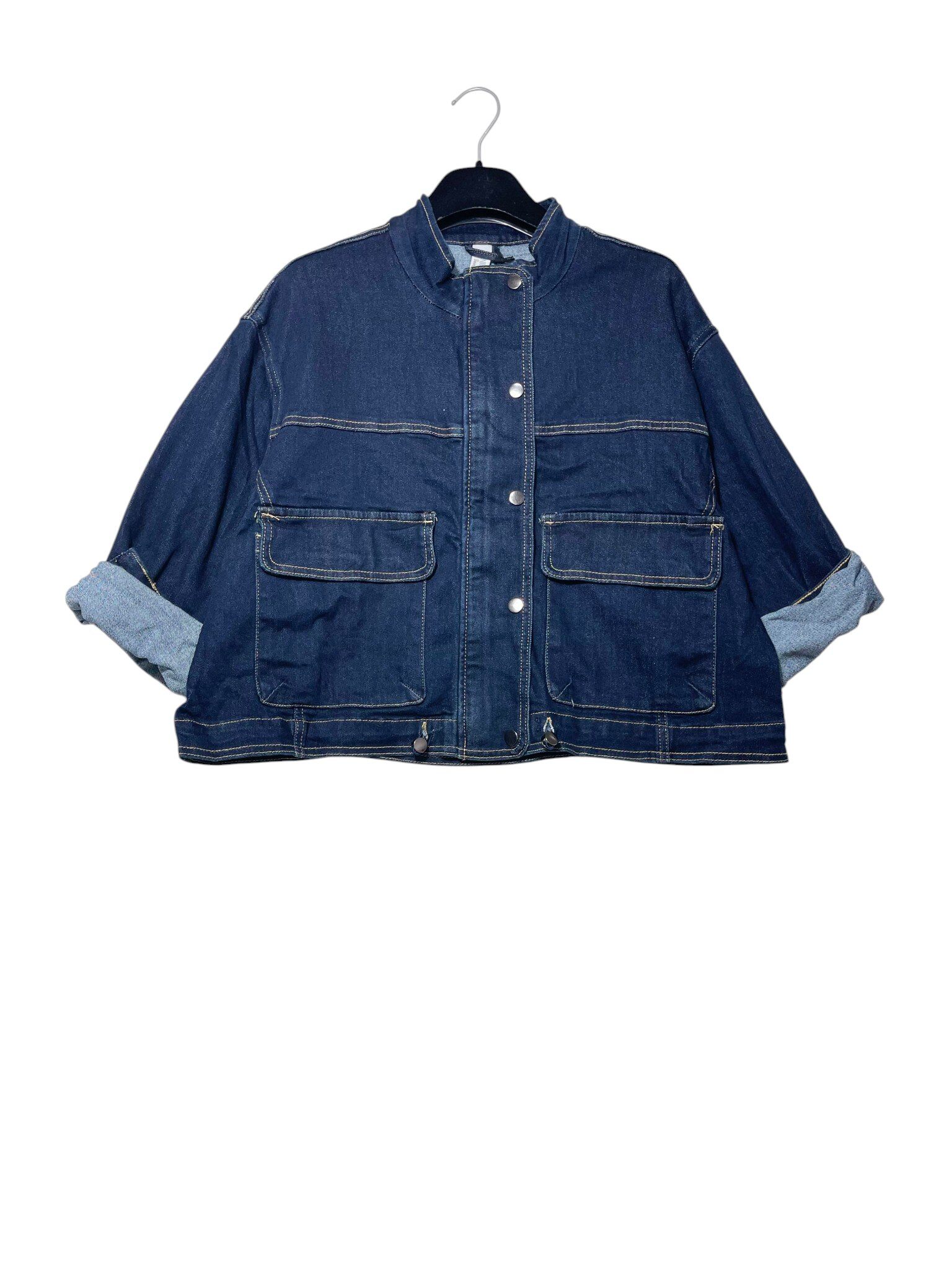 Grossiste Elegance - Veste en jean avec grandes poches et boutons-pression