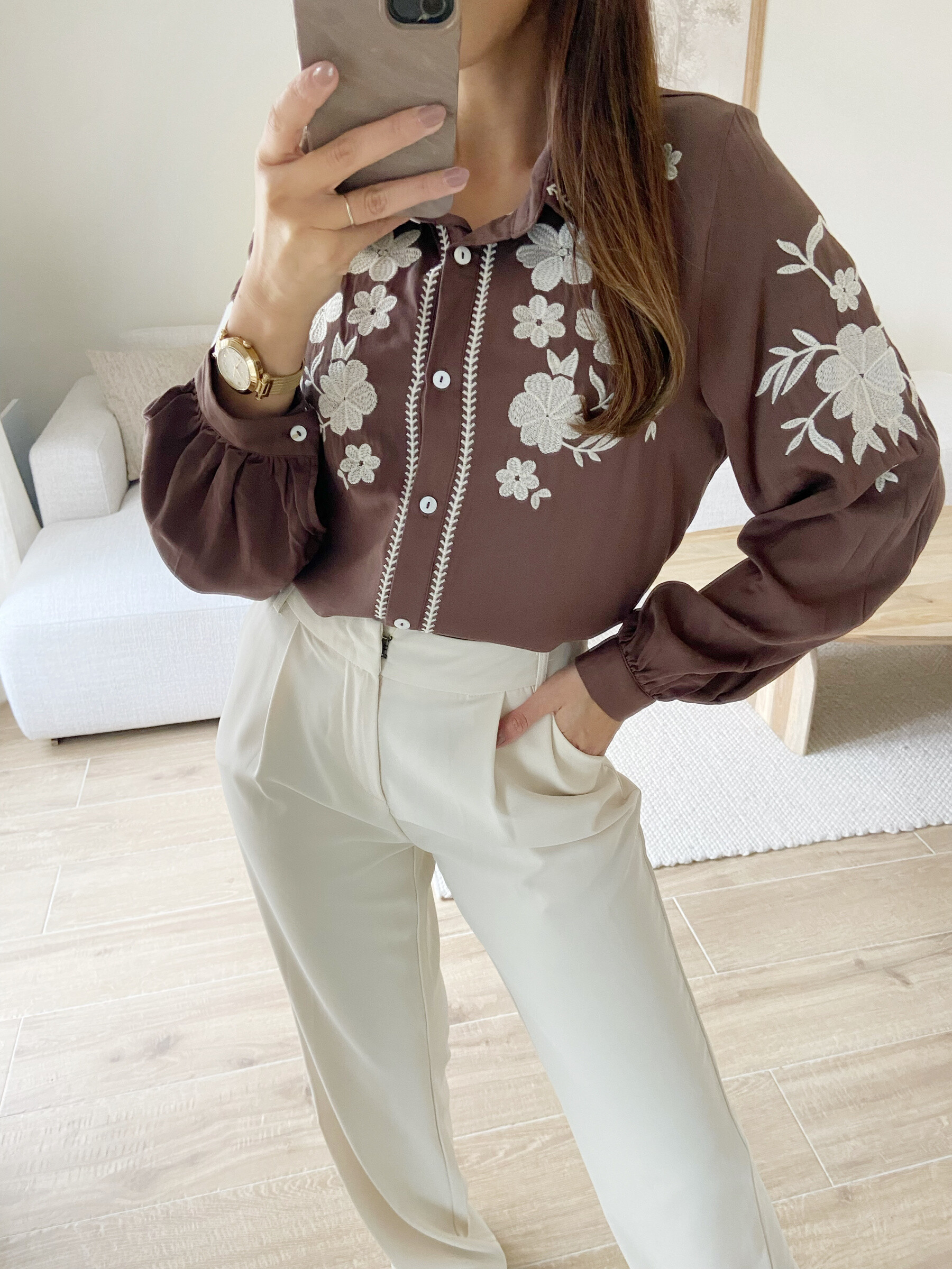 Wholesaler Elina Studio - Flowy embroidered shirt