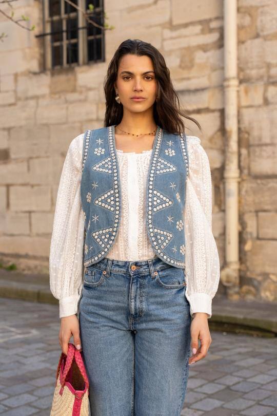 Grossiste Elina Studio - Gilet en jean brodé sans manches