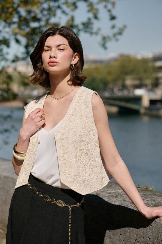 Grossiste Elina Studio - gilet brodés sans manches
