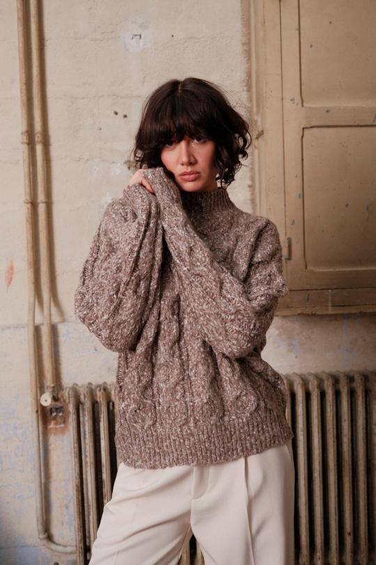 Mayorista Elina Studio - Suéter de punto con cuello alto