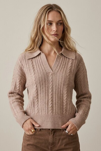 Großhändler Elina Studio - Strickpullover mit V-Ausschnitt Großhändler Elina Studio - Strickpullover mit V-Ausschnitt