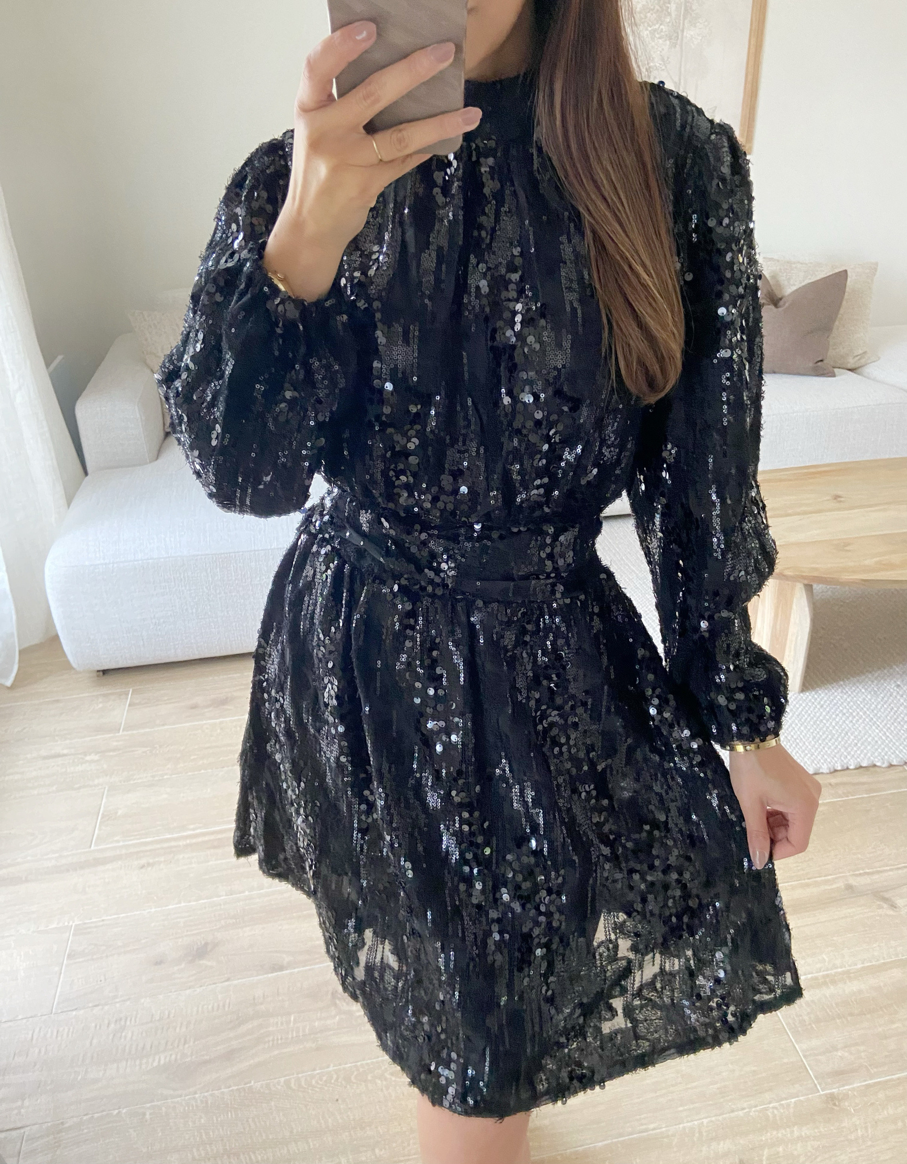 Wholesaler Elina Studio - Fitted sequined dress
