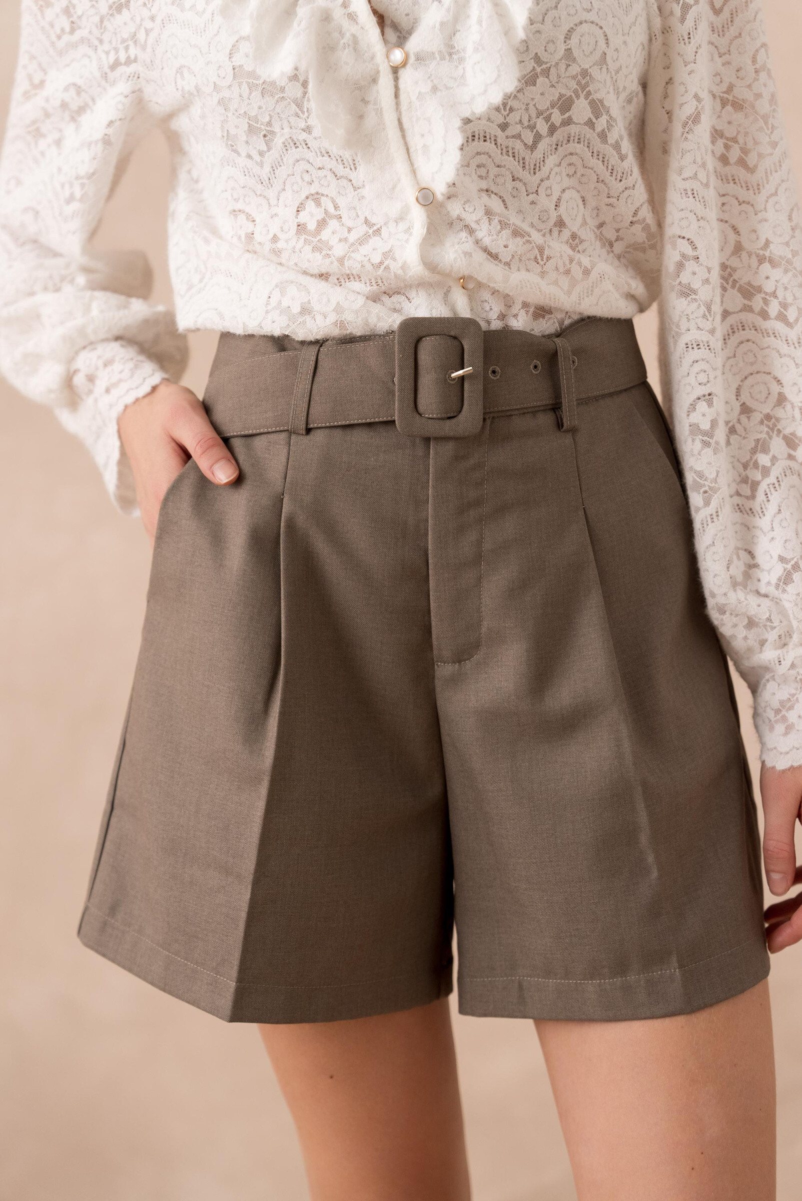 Wholesaler Elina Studio - Crepe shorts with belt