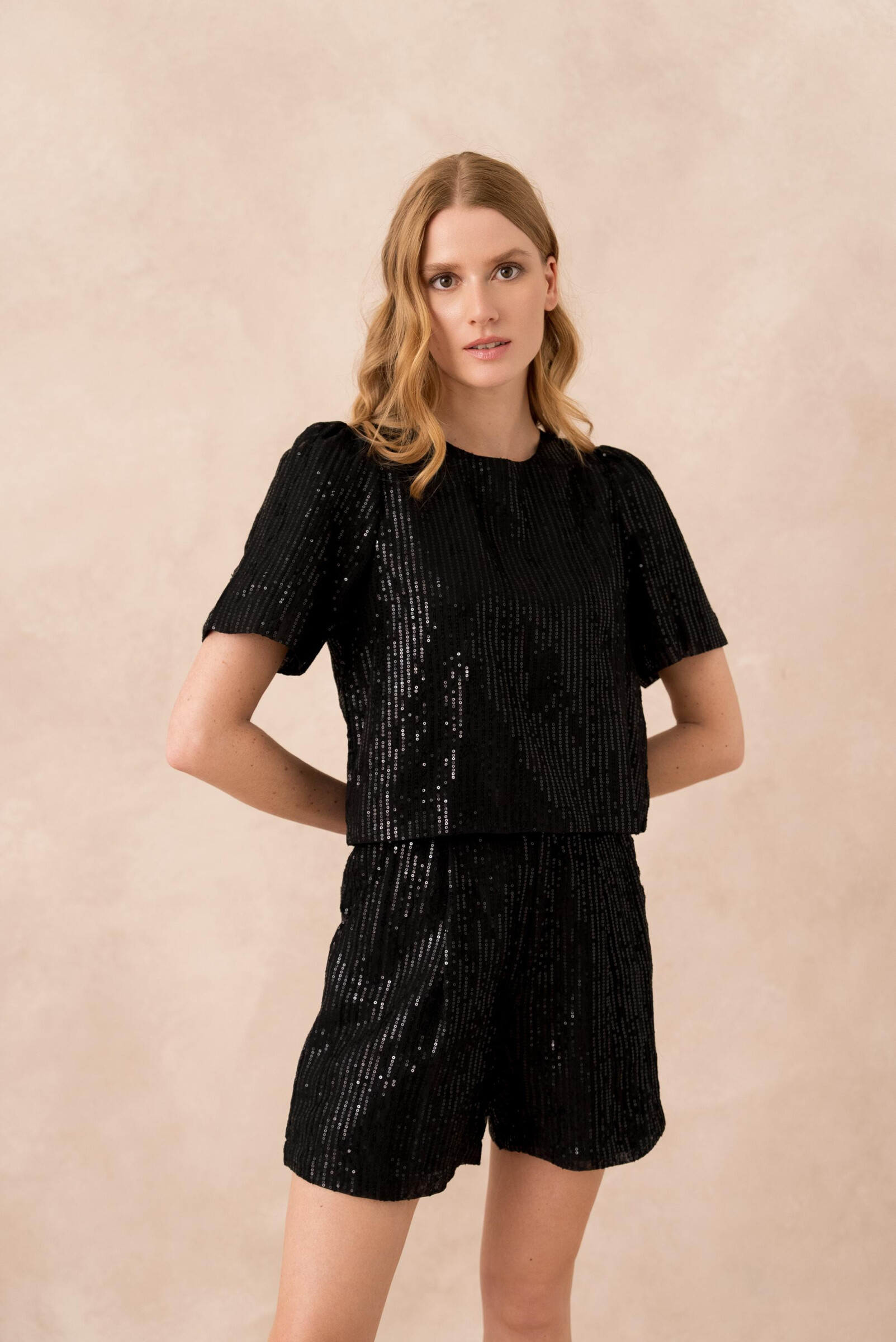 Wholesaler Elina Studio - Short sleeve sequin top