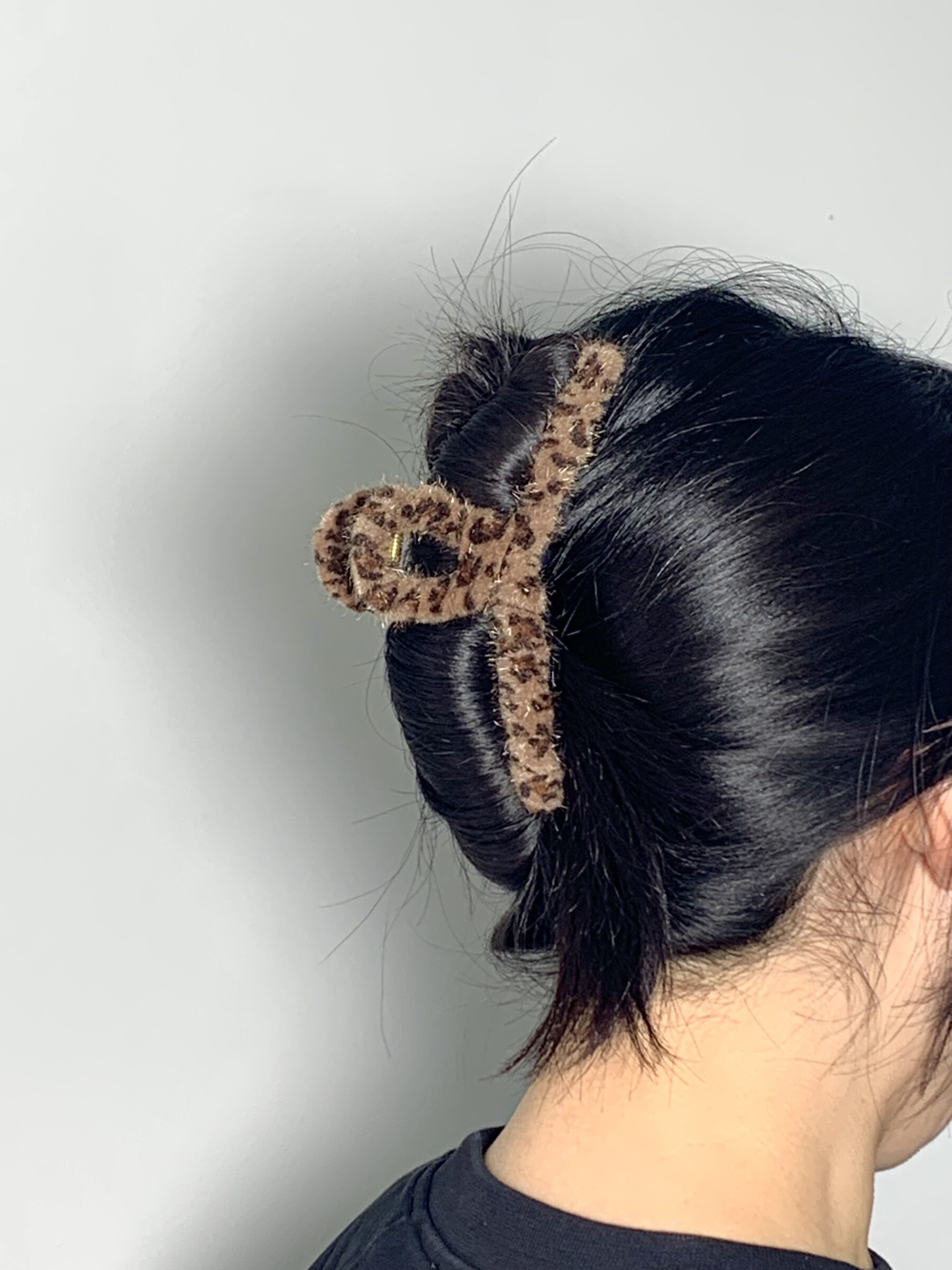 Großhändler ÉLINE L'ATELIER - Haarspange aus Kunstfell mit Leopardenmuster