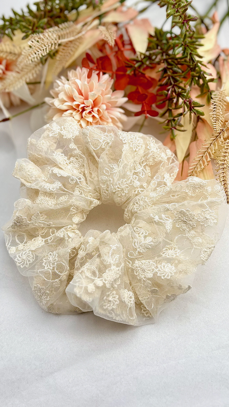 Grossiste ÉLINE L'ATELIER - Chouchou en dentelle 15cm