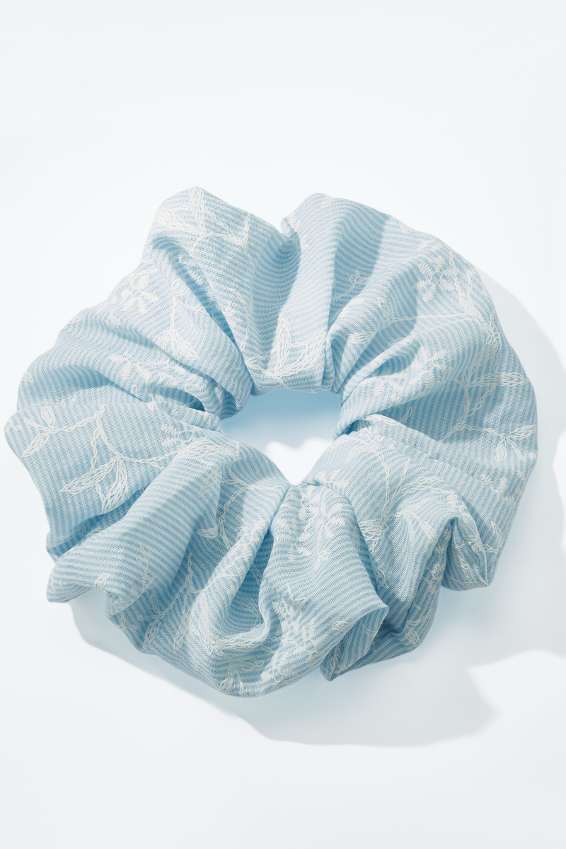 Wholesaler ÉLINE L'ATELIER - Blue Striped Floral Embroidered Scrunchie