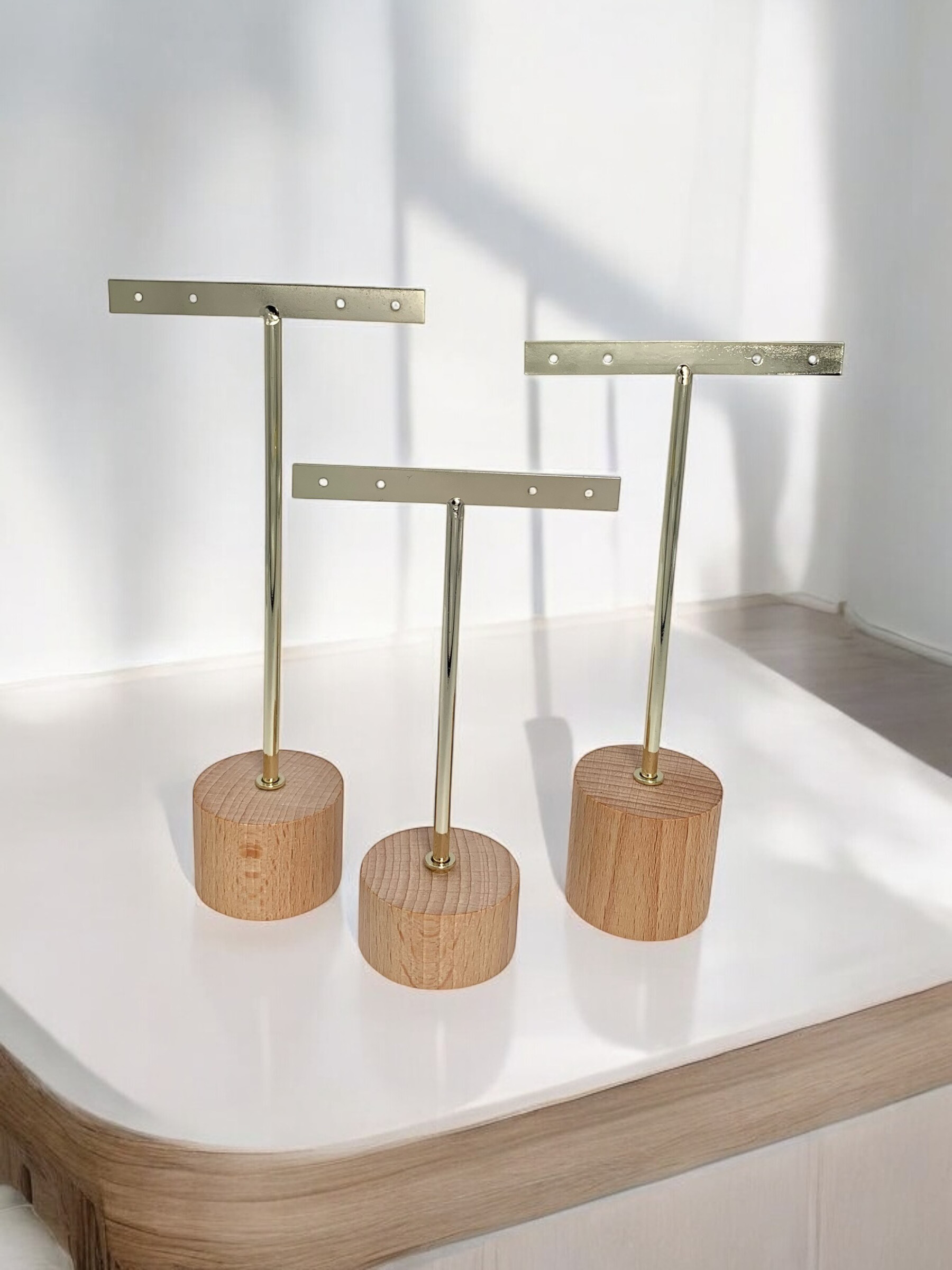 Großhändler ÉLINE L'ATELIER - Set mit 3 T-förmigen Displays (7,5 x 4 x 13/15/16 cm)