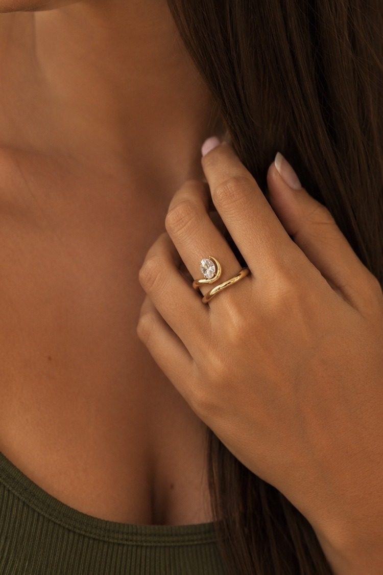 Grossiste ÉLINE L'ATELIER - Bague solitaire entrelacée en acier inoxydable