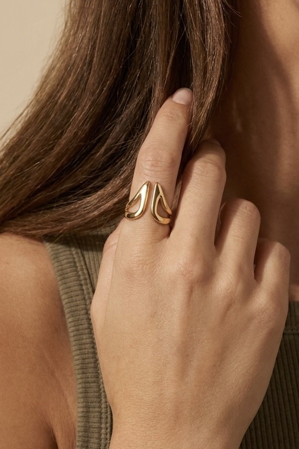 Grossiste ÉLINE L'ATELIER - Bague graphique ajourée en acier inoxydable
