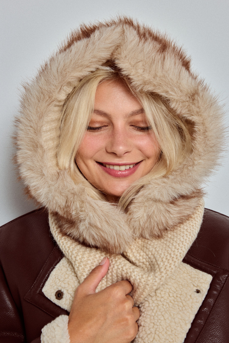 Grossiste ÉLINE L'ATELIER - Bonnet en laine avec fausse fourrure