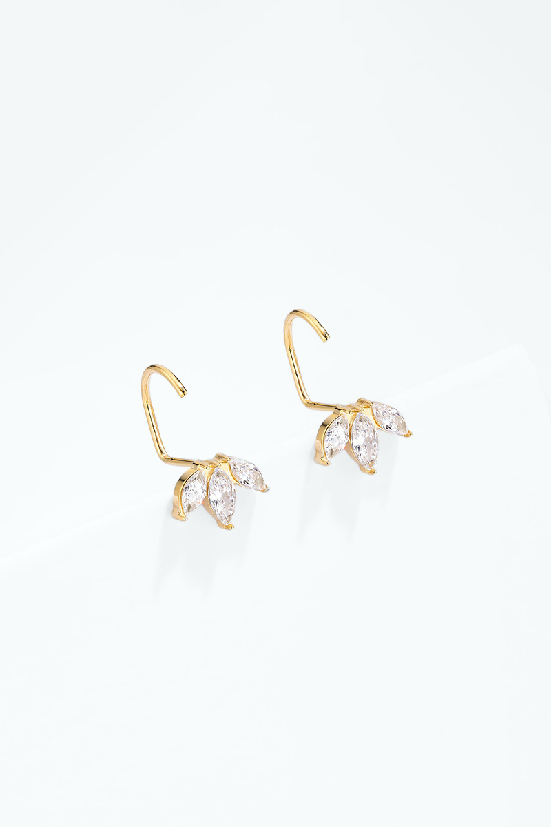 Grossiste ÉLINE L'ATELIER - Boucles d'oreilles trèfle à 3 zircons en acier inoxydable