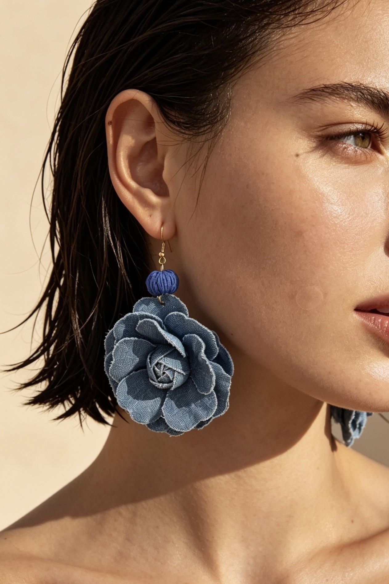 Wholesaler ÉLINE L'ATELIER - Flower-Shaped Earrings with Stainless Steel Stud