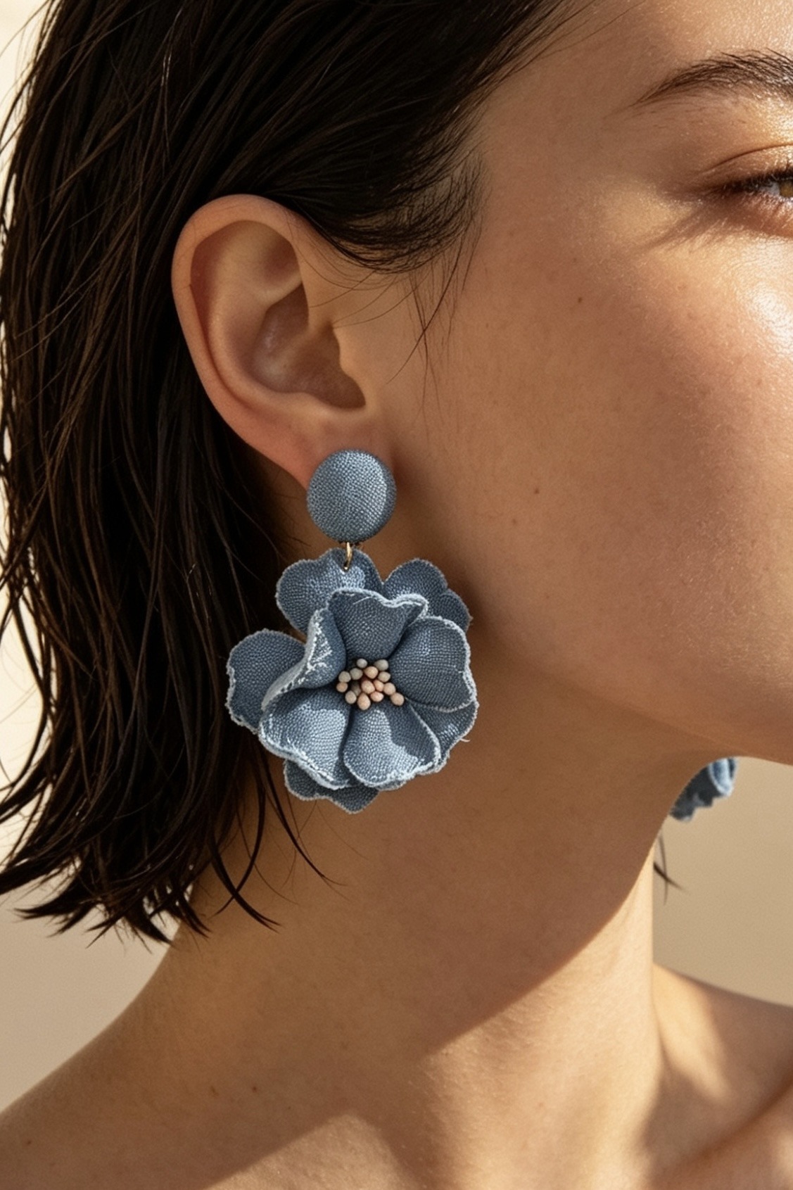 Wholesaler ÉLINE L'ATELIER - Flower-Shaped Earrings with Stainless Steel Stud