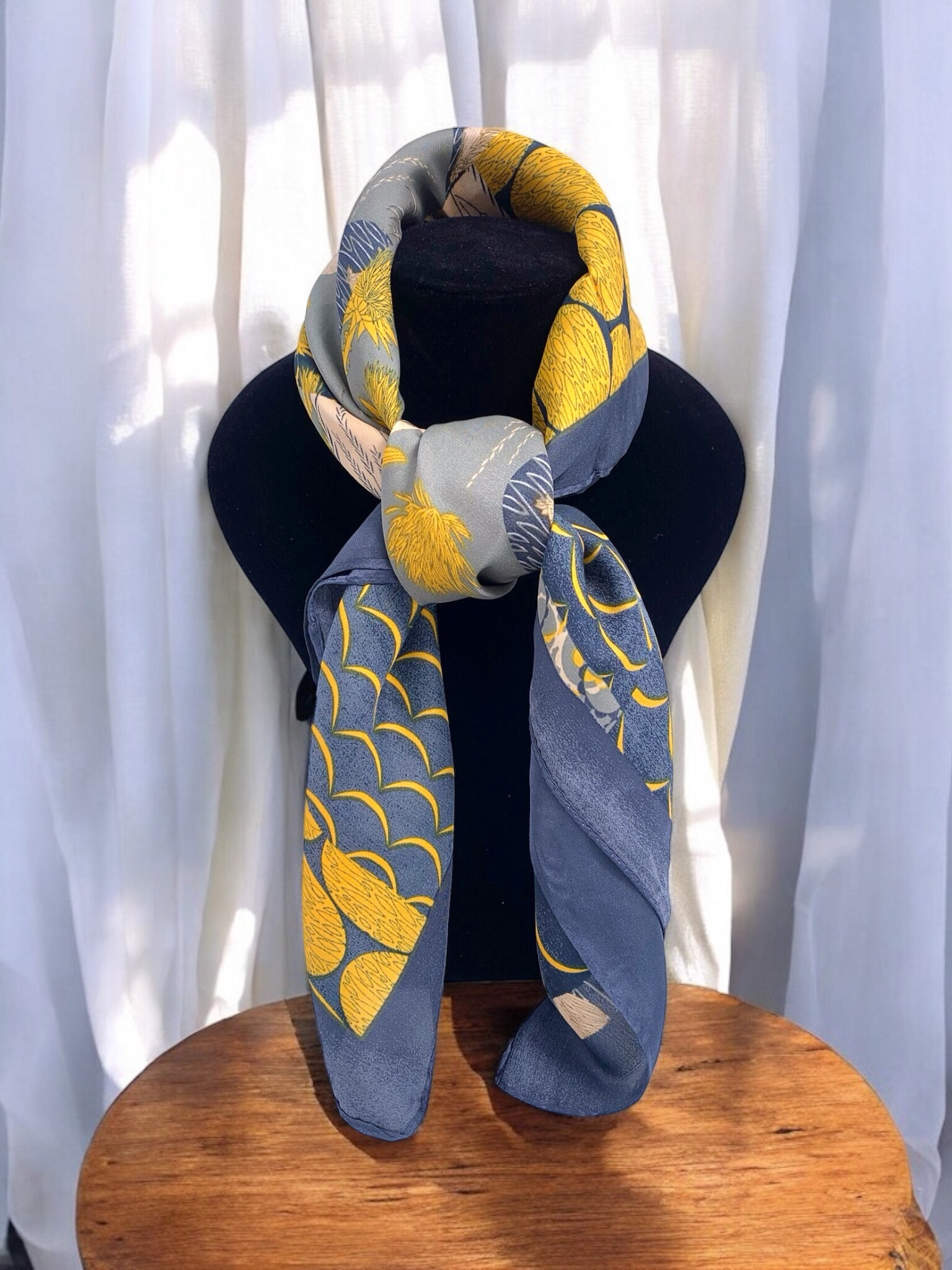 Wholesaler ÉLINE L'ATELIER - 68x68cm pattern scarf