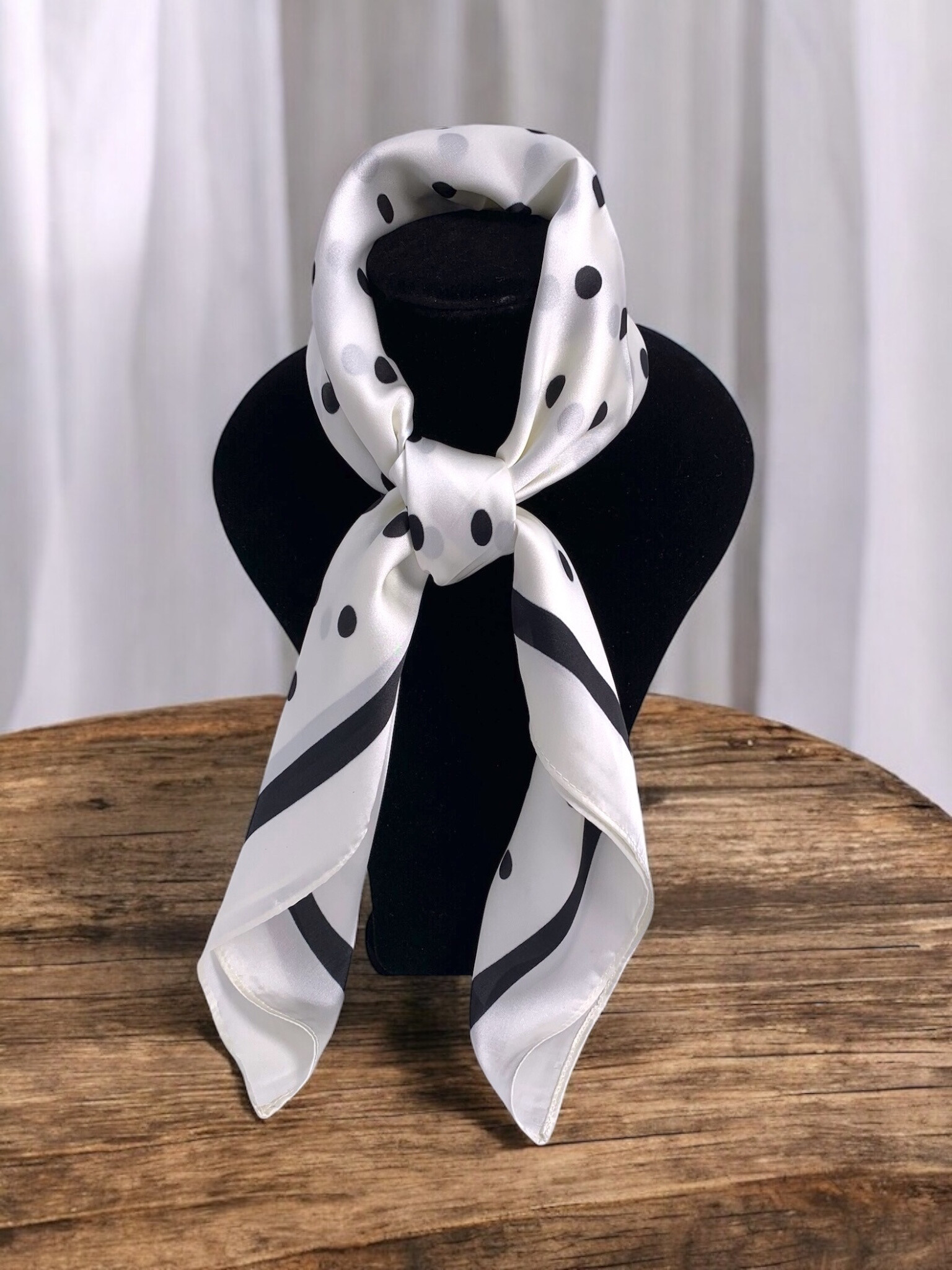 Wholesaler ÉLINE L'ATELIER - 68x68cm pattern scarf