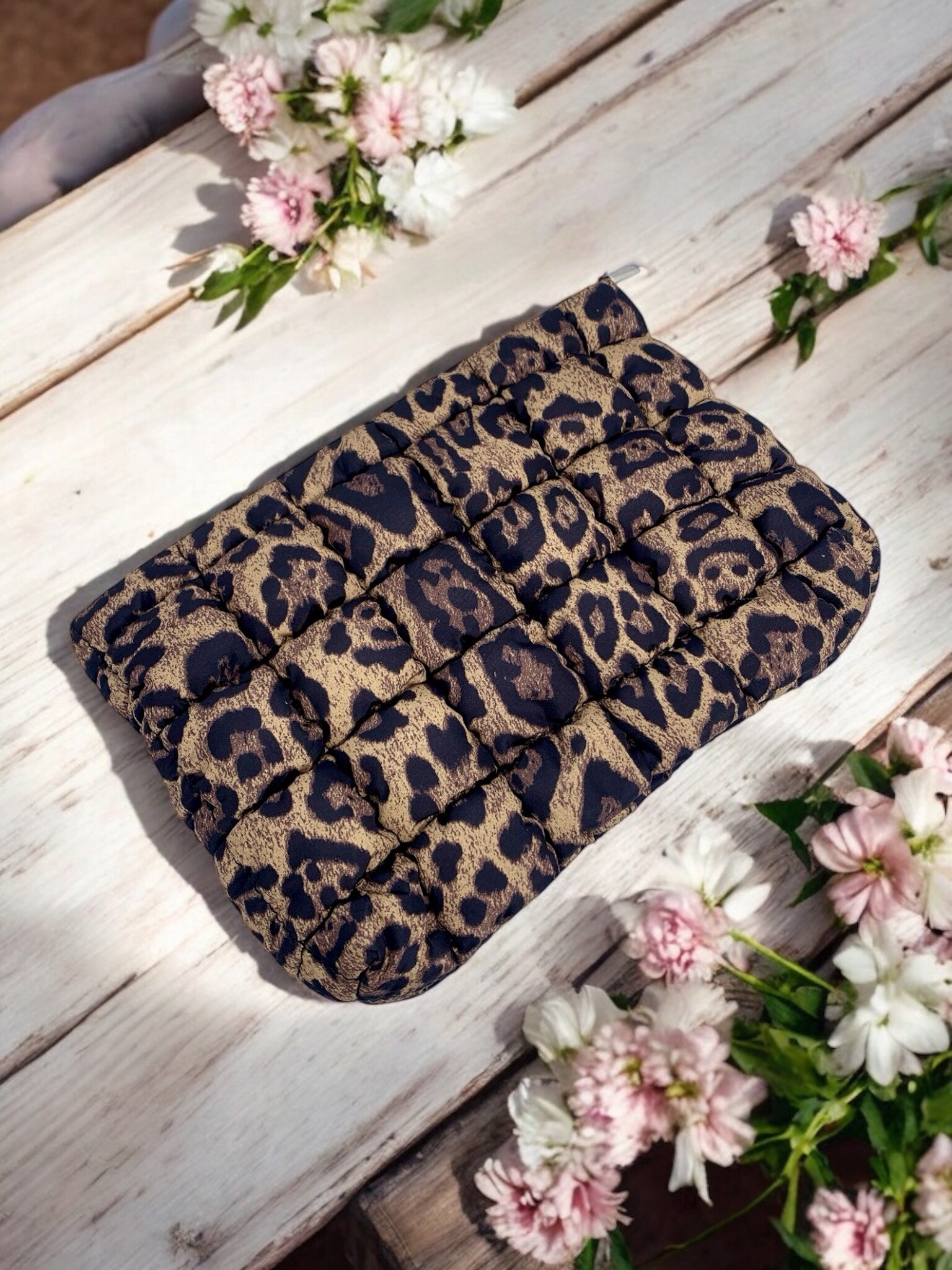 Wholesaler ÉLINE L'ATELIER - Léopard Matelassée pouch 23x18cm