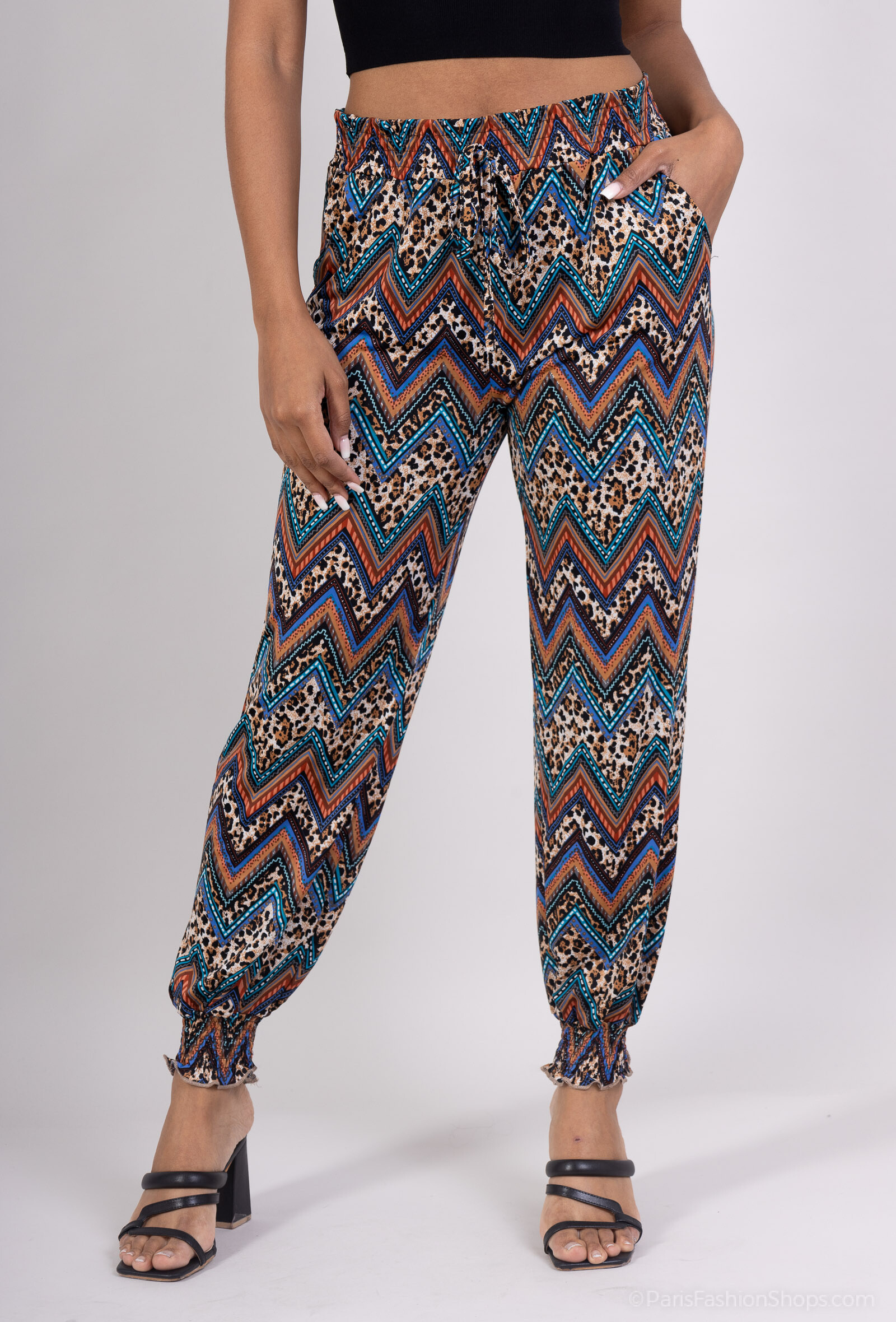 Wholesaler Elissa - Elastic bottom rolled up pants printed with pockets