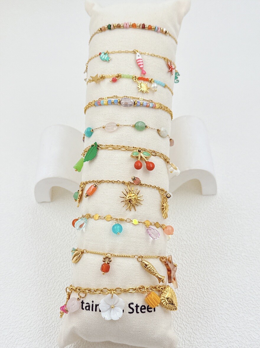 Grossiste Ella Ella - LOT DE 10 BRACELETS EN ACIER INOXYDABLE SUR COUSSIN