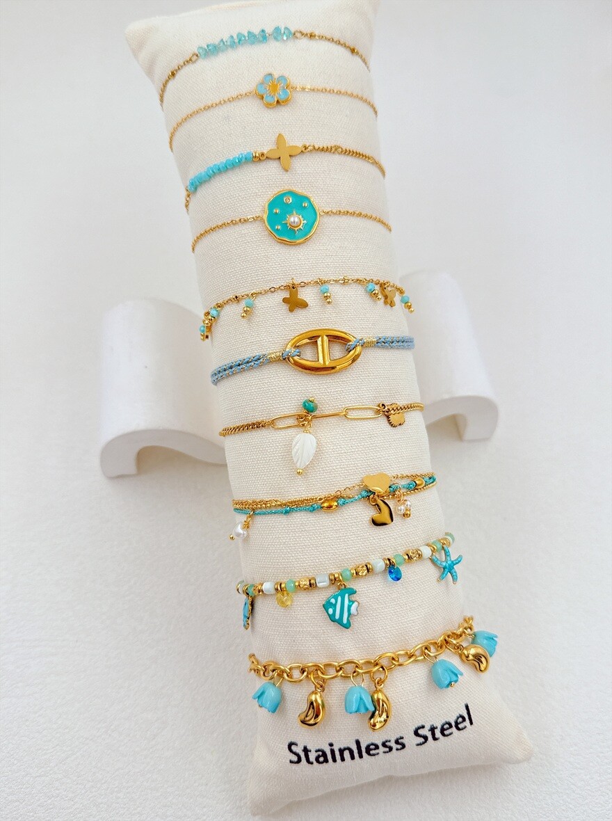 Grossiste Ella Ella - LOT DE 10 BRACELETS EN ACIER INOXYDABLE SUR COUSSIN