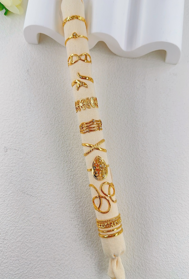 Großhändler Ella Ella - SET AUS 10 VERSTELLBAREN EDELSTAHLRINGEN