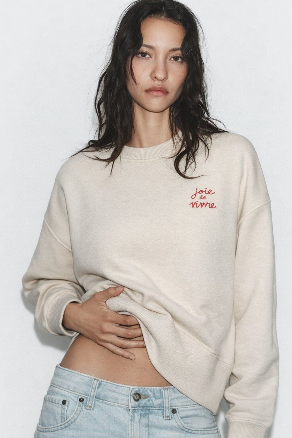 Grossiste AMARIA - Sweat Oversize Unisexe Gris Anthracite – Broderie Cœur Rouge – Style Streetwear - COTON