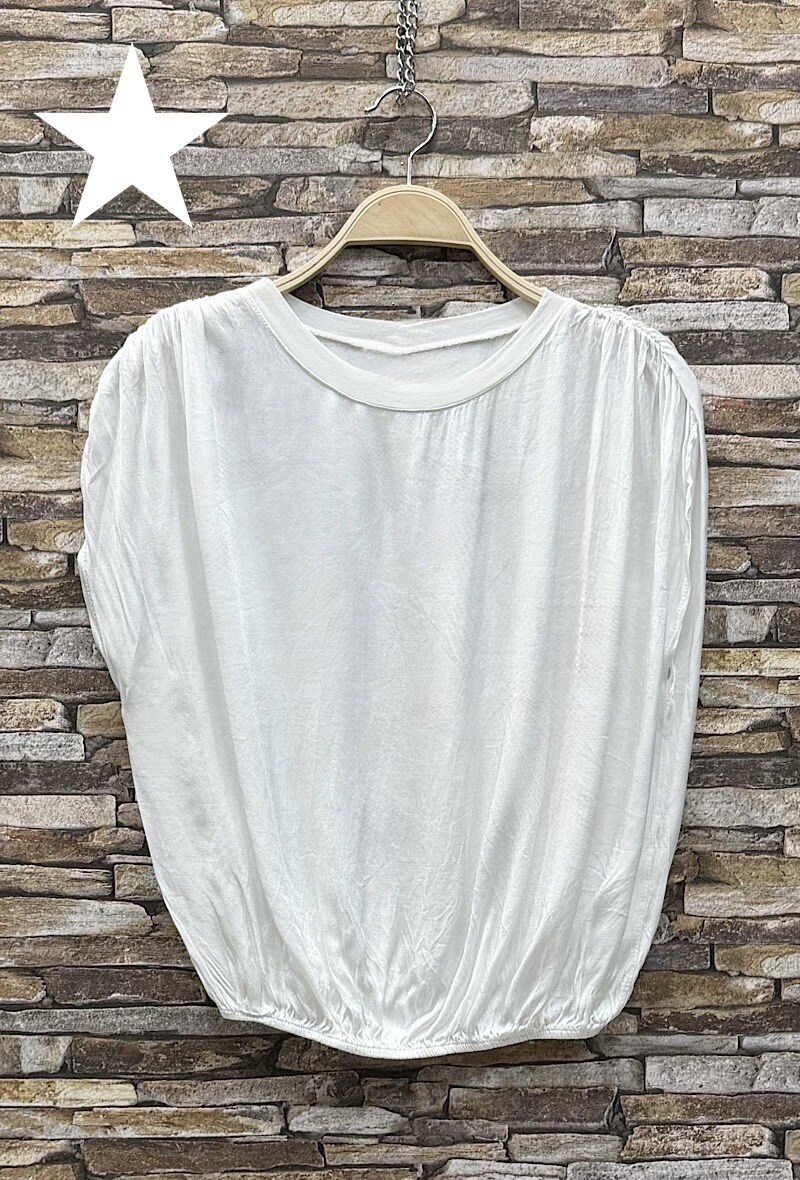 Großhändler Elle Style - SAILLA Bluse, fließend und romantisch aus seidiger Satin-Viskose.