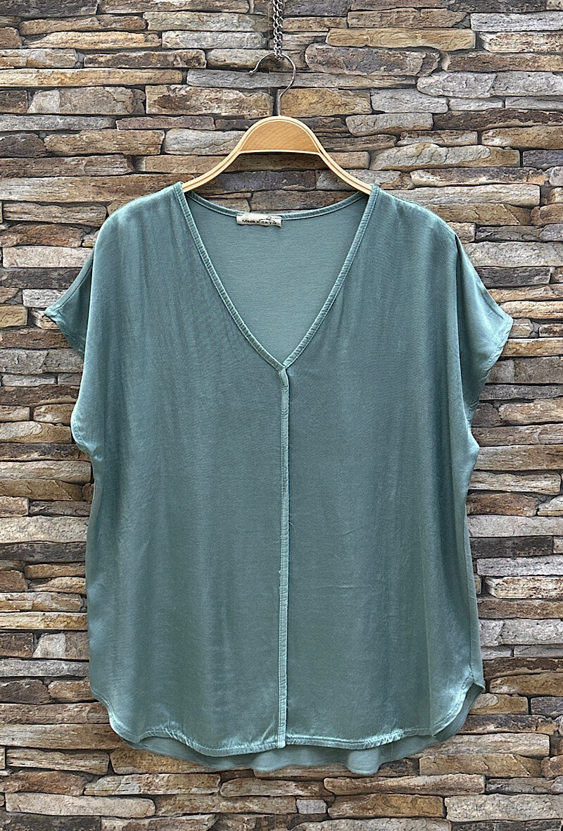 Wholesaler Elle Style - Fluid and romantic LIAMY blouse, satiny at the front.