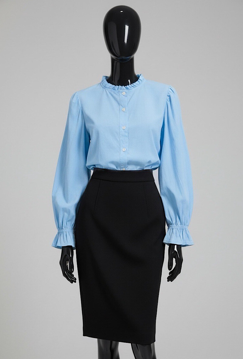 Grossiste Elle Style - Blouse / Chemise VICTOIRE en coton à col victorien avec détails froncés à boutons, manches fluides