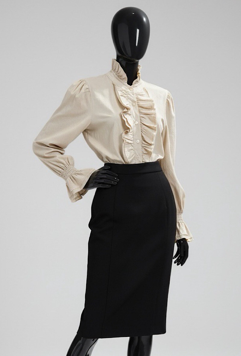Grossiste Elle Style - Blouse ⁄ Chemise ELISABETTE en coton, avec détails froncés à boutons, manches fluides romantiques et très chic.