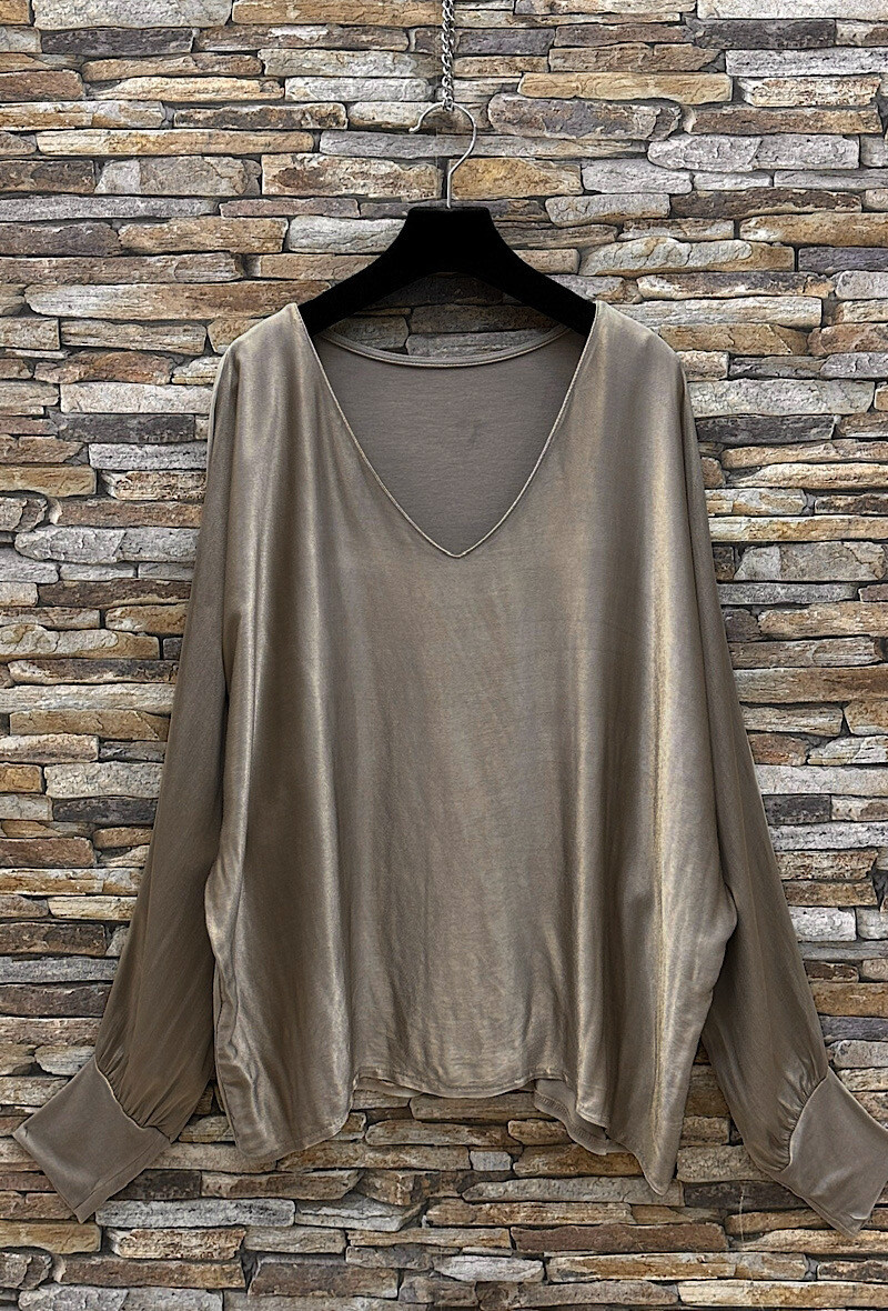 Mayorista Elle Style - Blusa LUCY de viscosa fluida y romántica, satinada en la parte delantera, mangas largas.