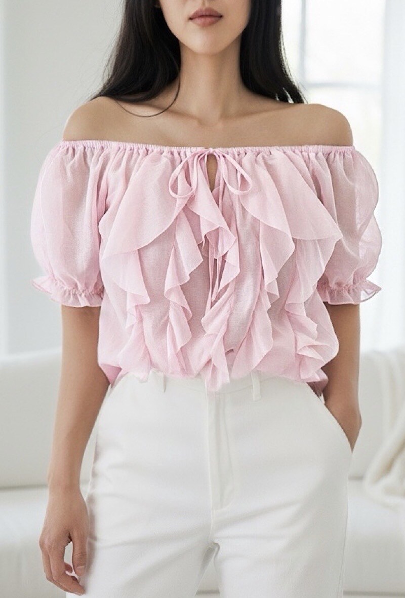 Grossista Elle Style - Blusa BARDOT con scollo bardot in Tencel / Lyocell fluido con volant chic e romantici. Migliore qualità!