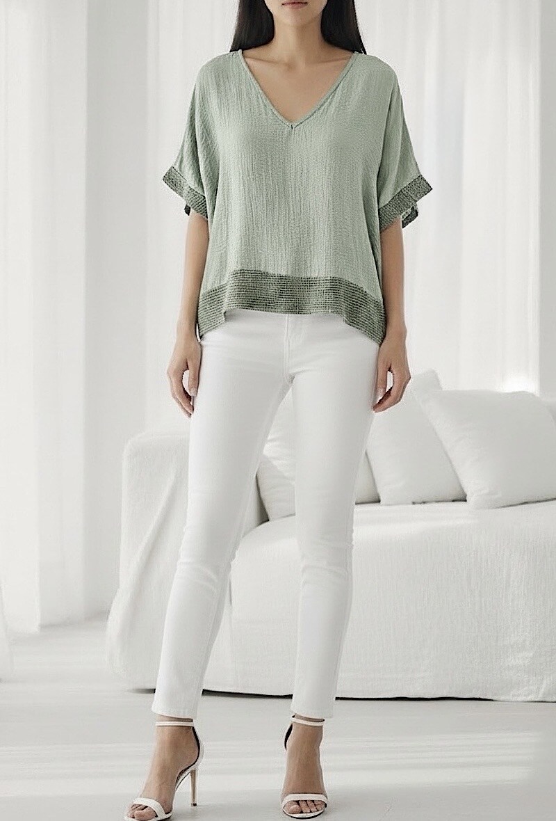Mayorista Elle Style - Blusa LUCIE de viscosa con detalles de crochet bohemio. Chic y a la moda.