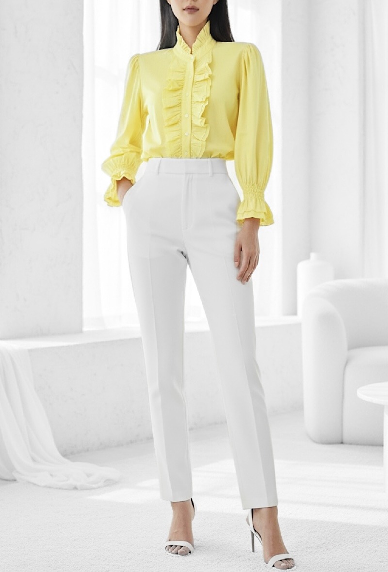 Grossista Elle Style - Blusa/Camicia ELISABETTE in cotone, con dettagli arricciati sui bottoni, maniche fluide romantiche e molto chic. Taglia unica corrisponde a 38 ⁄ 40