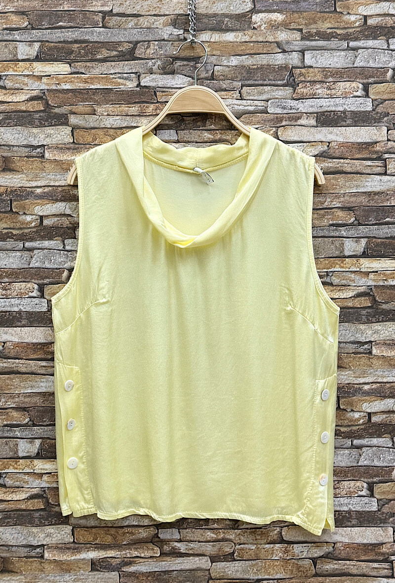 Grossista Elle Style - Blusa BONNIE in viscosa satinata, fluida e romantica, in raso con bottoni.