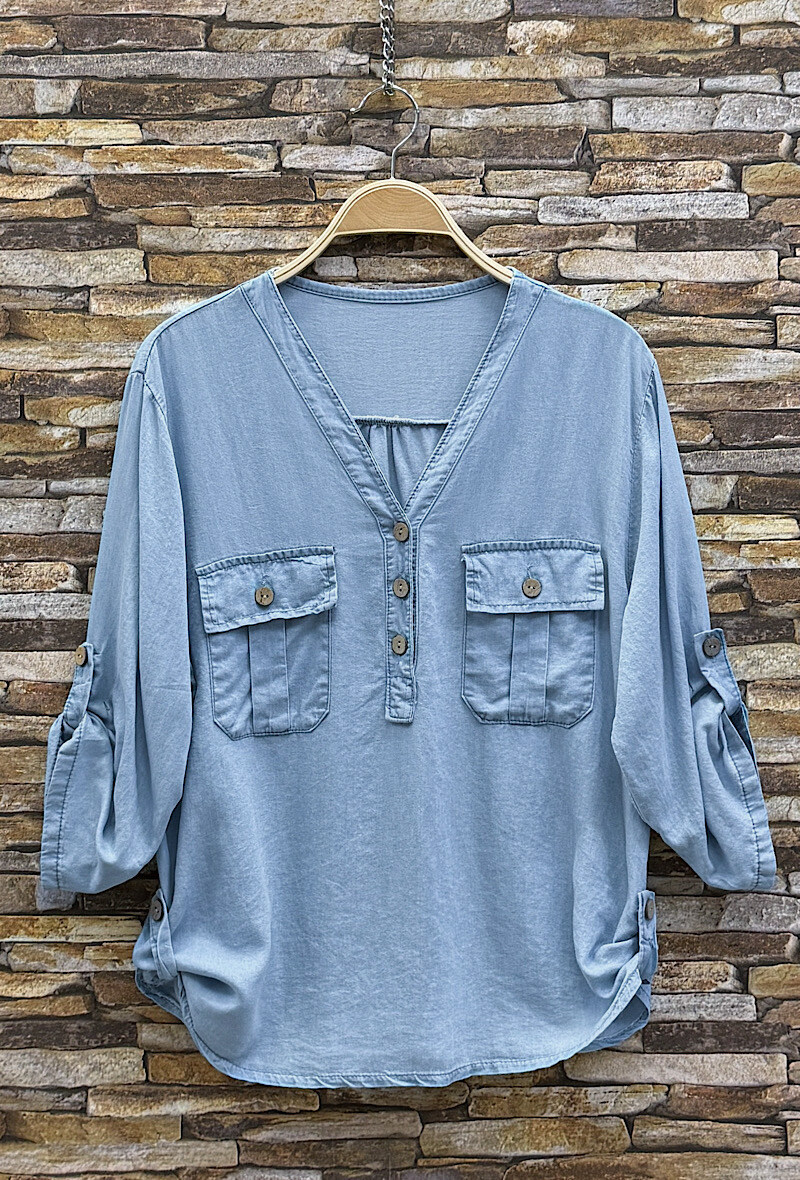 Grossista Elle Style - Blusa AXY in denim ultra morbido in MATERIALE LYOCELL con bottoni e tasche frontali eleganti e di tendenza