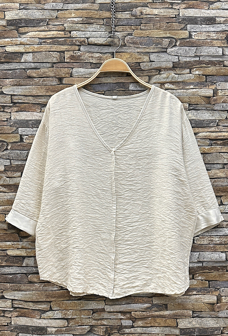 Grossiste Elle Style - Blouse MARY fluide en viscose, détails en satin, effet lin, romantique et fluide
