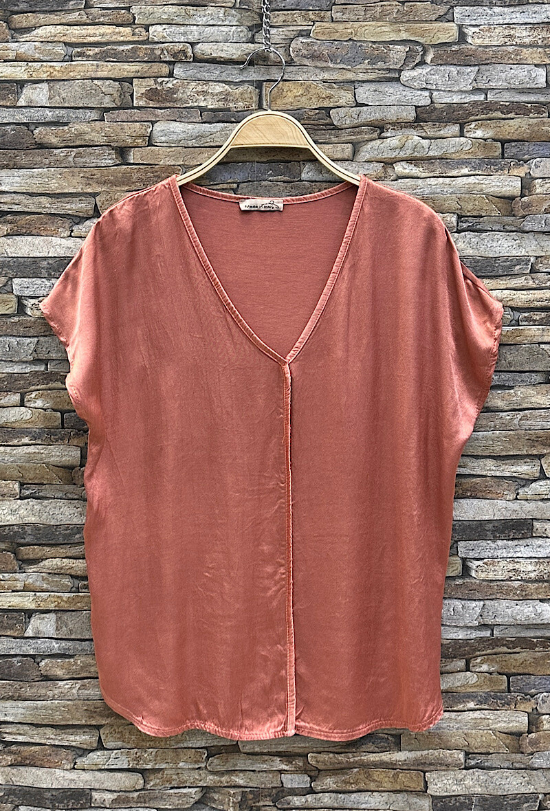 Wholesaler Elle Style - Fluid and romantic LIAMY blouse, satiny at the front.