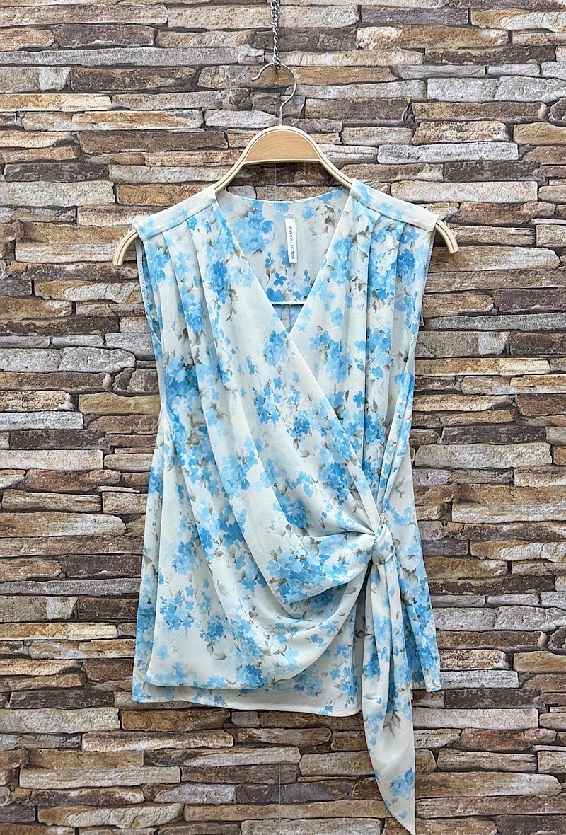 Grossista Elle Style - Blusa HALARA stampata in voile fluido, chic e romantica