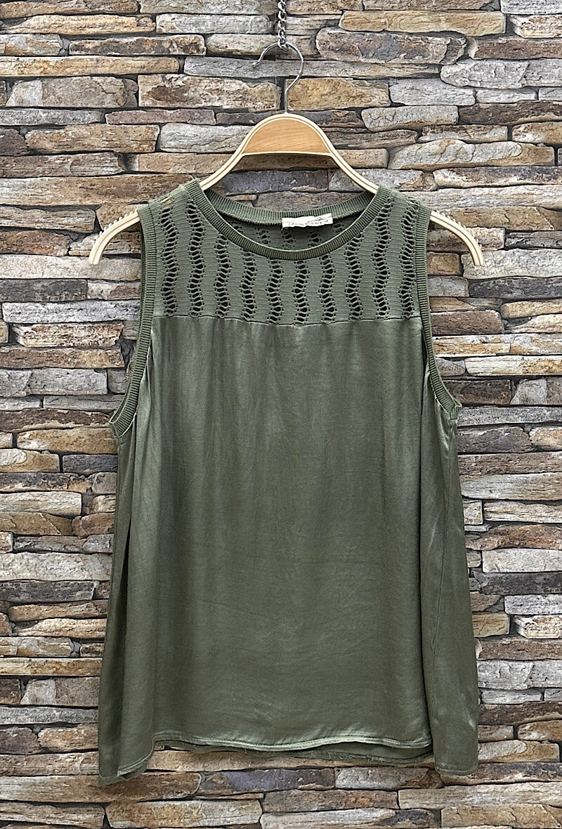 Wholesaler Elle Style - AMIE tank top, fluid and romantic, satin silk effect at the front.