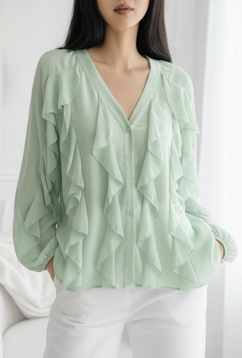 Grossista Elle Style - Blusa FANELLA con volant in voile Romantico Chic. Fluida e di tendenza