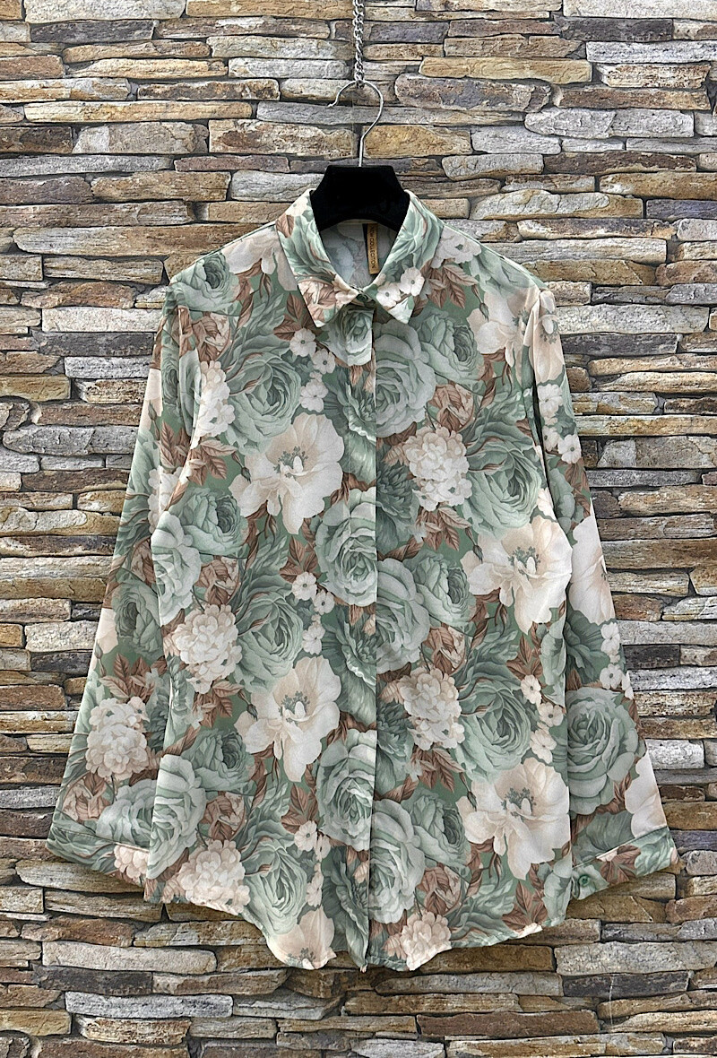 Grossiste Elle Style - Chemisier JESSICA Chic . Motif. Boutonnage caché avec sous-patte.