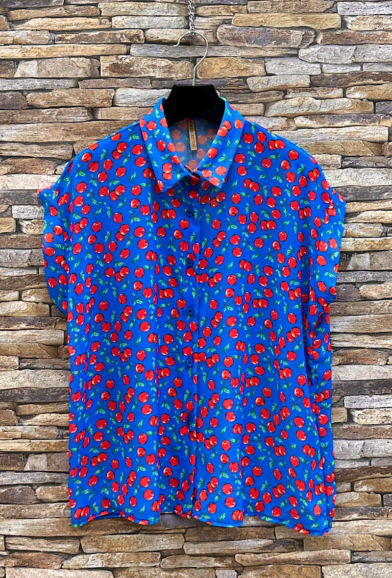Mayorista Elle Style - JESSICA Blusa elegante. Patrón. Botonadura oculta con bajo tapeta.