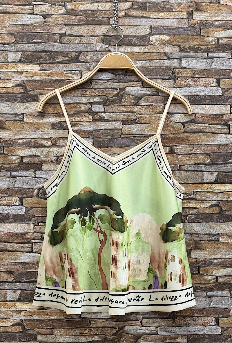 Grossiste Elle Style - Débardeur ALICE en satin très fluide et tendance.