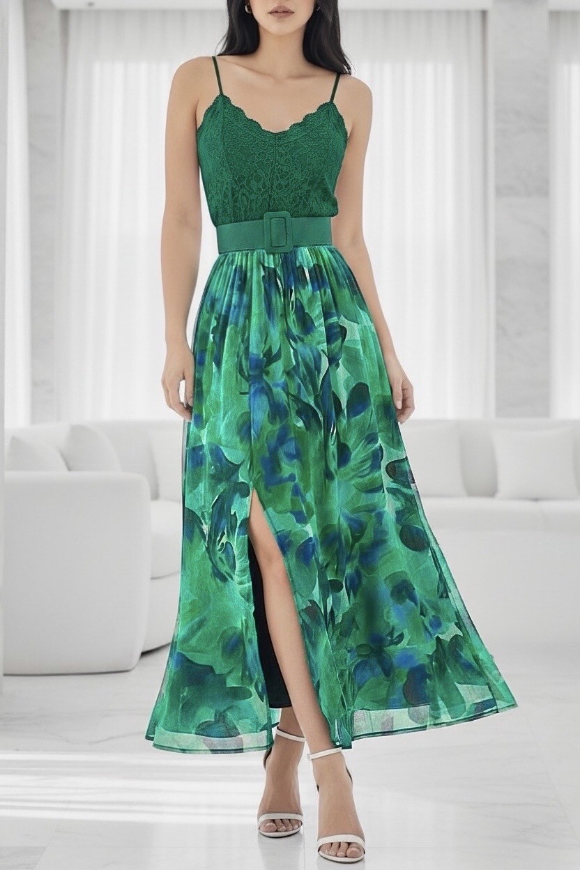 Grossiste Elle Style - Jupe LATINA avec fente avant, très fluide, doubler complètement en viscose.