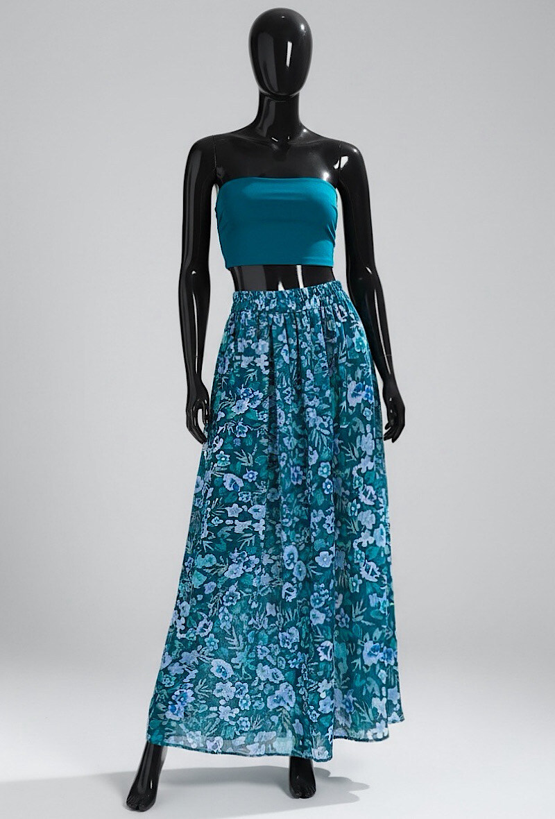 Grossiste Elle Style - Jupe LATINA avec fente avant, très fluide, doubler complètement en viscose.